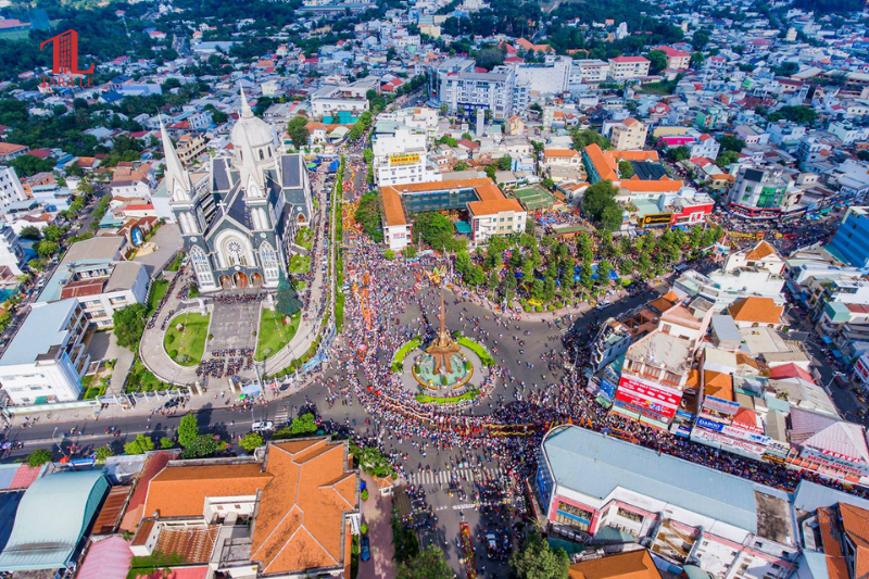 Giá căn hộ TP.HCM tăng 29%/năm, nhưng Long An mới bứt phá