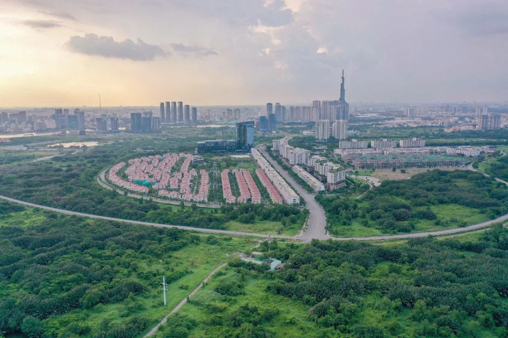 Nhà liền thổ đổi hướng: Hóc Môn, Cần Giờ thành tâm điểm