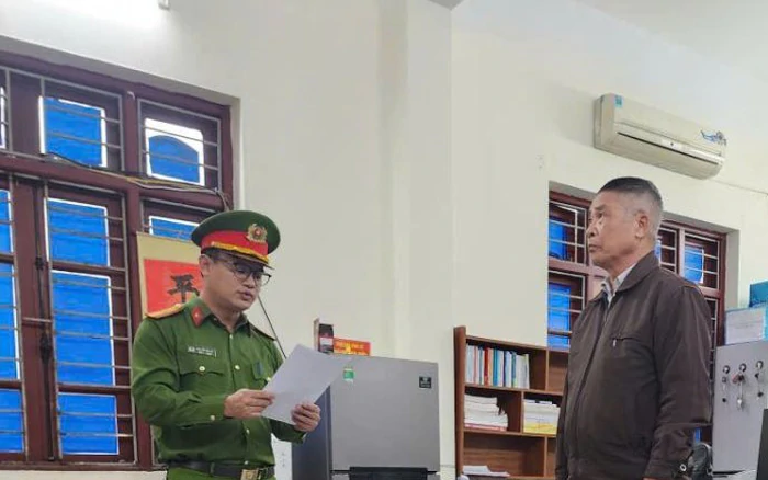 Khởi tố nguyên Bí thư, Trưởng thôn vì bán đất Nhà nước trái phép